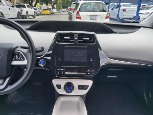 Imagen 13 de 15 de Toyota Prius 2018 1.8 Base Cvt