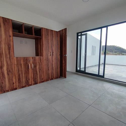 Casas En Venta En El Condado, Jardín, 3 Recamaras, Una En Pb, De Lujo !