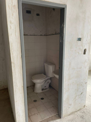 Lm Vendo Local / Consultorio En Cc San Diego Torre Profesional Valencia Carabobo Venezuela