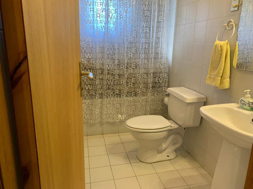 Excelente Parcela Con Amplia Casa, Gran Terreno Y Jardines