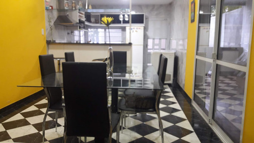 Venta De Casa Dos Dorm. + Dorm Y Baño De Servicio
