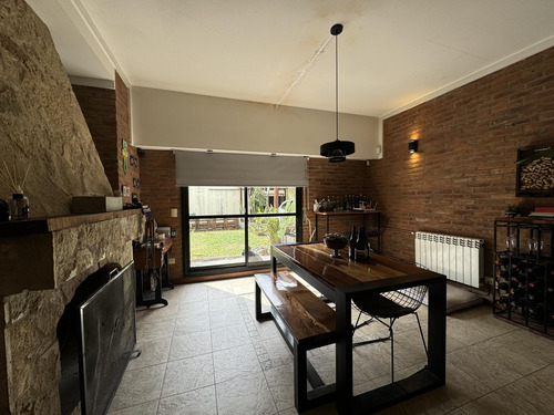 Casa En Venta En Zona Sur 3 Dormitorios