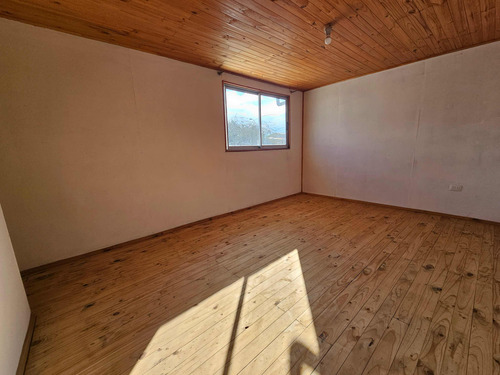 Casa De Dos Pisos Ubicada En Boldo I