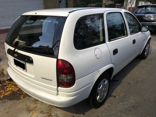 Imagen 5 de 15 de Chevrolet Corsa Classic Sw Life 1.4n 2010