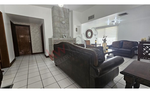 Casa En Venta De 1 Piso Con 3 Recamaras En Planta Baja, Colonia Los Pinos.