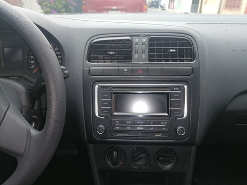 Imagen 7 de 15 de Vw Vento Active 5p L4 1.6l Abs Ba Blue T Ac R15 Ti 2014