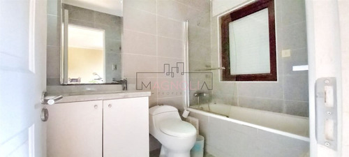 Casa En Venta De 6 Dorm. En Olmué