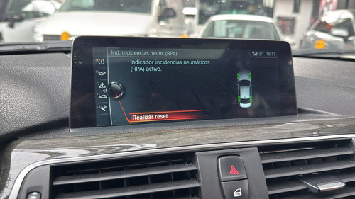 BMW Serie 3 2.0 330ia Luxury Line At