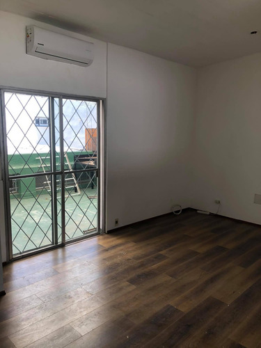Tipo Casa Sin Gc,con Cochera, Terraza, A Pasos Del Prado.