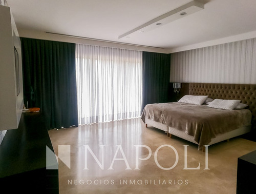 Propiedad En Venta Con Detalles De Categoría, Saint Thomas