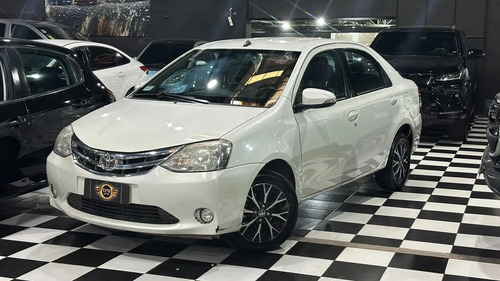Toyota Etios 1.5 Platinum 4 p