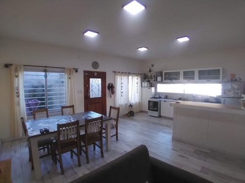 Venta Casa 4 Ambientes Garage Santos Lugares