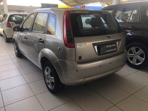 Imagem 2 de 9 de Ford Fiesta 1.6 Rocam 8v Flex 4p Manual