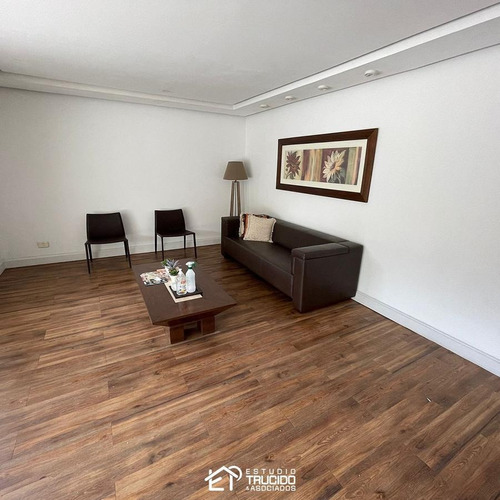 Imagen 2 de 13 de Venta - Destacable Departamento En Venta En Playa Mansa A Una Cuadra Del Mar. 4 Dormitorios En Suite.