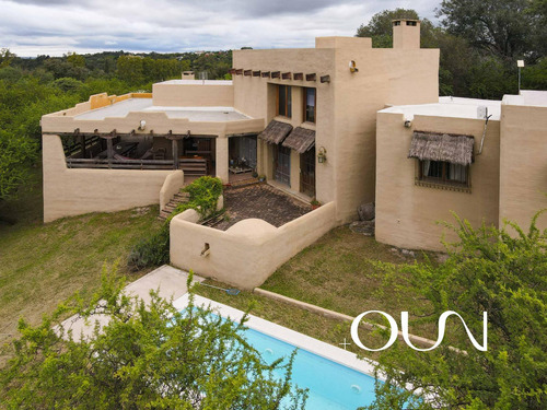 Casa En Venta En Mendiolaza, 3 Dormitorios.