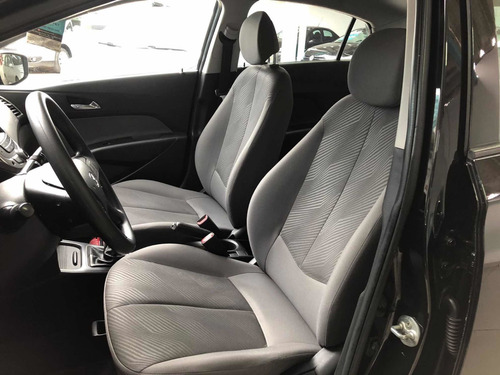 Imagem 10 de 12 de Hyundai Hb20s 2014 1.6 Comfort Plus Flex 4p