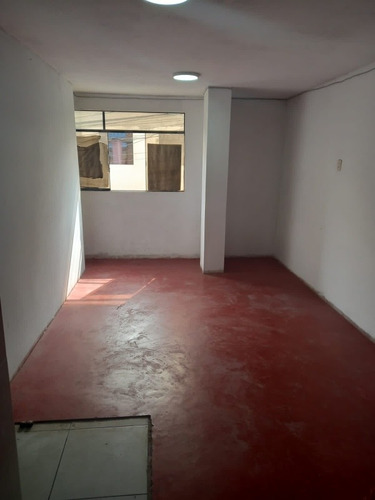 Imagen 6 de 23 de Venta De Casa En Comas Frente Al Parque Sinchi Roca