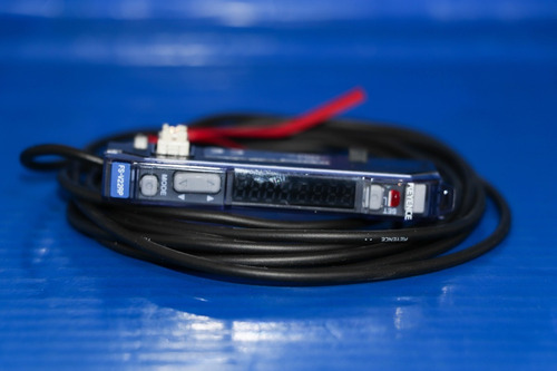 Sensor Digital Keyence De Fibra Óptica Pnp Fs-v22rp