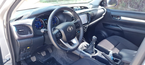Toyota Hilux 2.8 Cd Srv 177cv 4x2 Modelo 2020