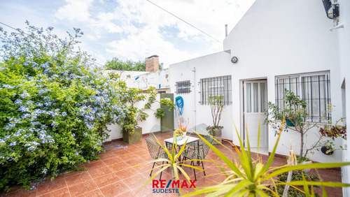 Venta Casa 2 Dormitorios Con Garage En Villa Mitre