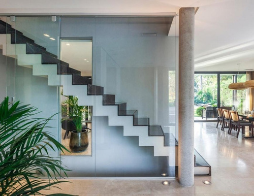 Imagen 12 de 30 de Venta Canning Barrio Privado Saint Thomas Este Espectacular Casa De Diseño Con 5 Dormitorios, 7 Baños, Quincho, Piscina Climatizada Y Parque! No Te La Pierdas!