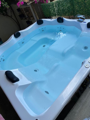 Spa Copacabana P/7pessoas C/hidromassagem E Aquecedor !!