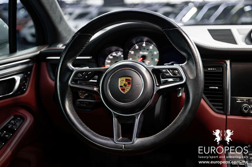 Porsche Macan 3.7 Turbo At