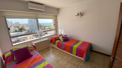 Apto 3 Dormitorios 3 Baños En Peninsula Cuenta El Edificio Con Servicio De Playa -ref:530