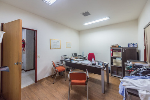 Imagen 12 de 30 de Venta-edificio De Época En Chacarita-1175 M2 Cub.