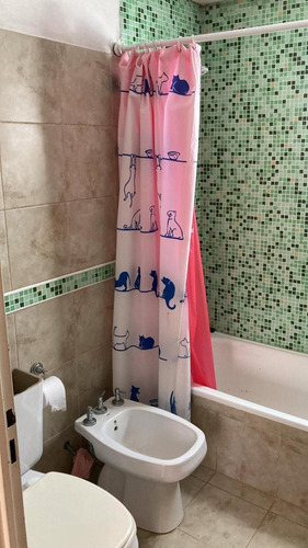 Casa En Venta - 2 Dormitorios 2 Baños - Cochera - Paso Del Rey