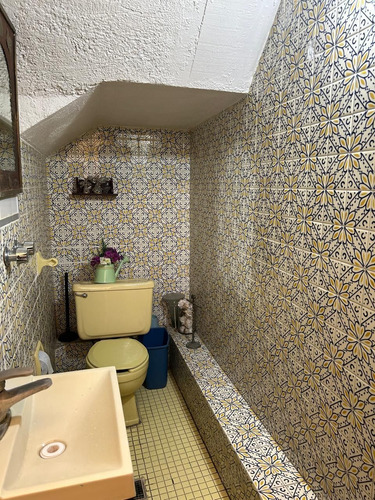Venta De Casa En Chapultepec Country. Inversión, Zona Fianciera De Gdl.