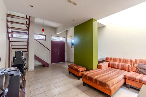 Venta Casa 5 Ambientes Cochera Pileta Parrilla Mas