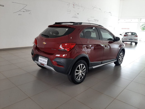 Imagem 5 de 12 de Chevrolet Onix Hatch 1.4 4p Flex Activ Automático