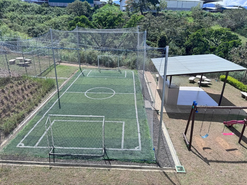Vendo Casa En San Pablo Heredia En Condominio La Valencia, Excelente Ubicación, Tiene Patio, Es Muy Iluminada Y Ventilada