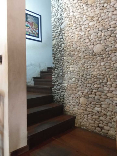Imagen 12 de 20 de Se Vende Casa 400m2 4h+s/5b/2p Cumbres De Curumo 9718