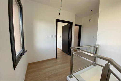 Venta Casa Las Golondrinas 5 Amb, Financia