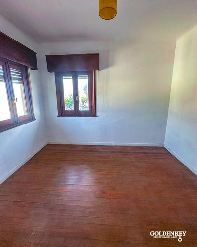 Alquiler Casa 2 Dormitorios Con Opción A 3 Y Balcón Y Patio En Barrio Cerro