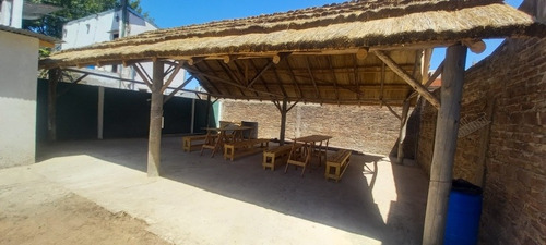 Imagen 3 de 12 de Vendo Quinta Con Pileta, Quincho, 2 Baños Y Cocina