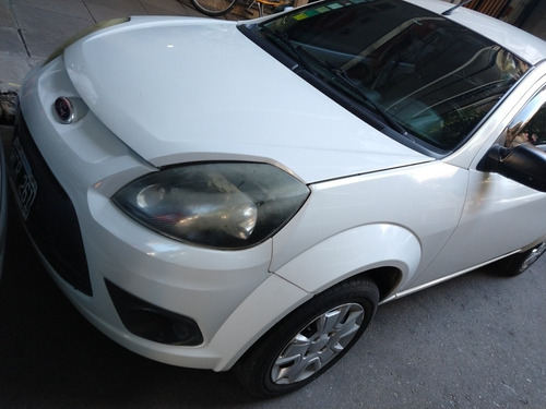 Imagen 2 de 7 de Ford Ka 1.6 Fly Viral 95cv 2013