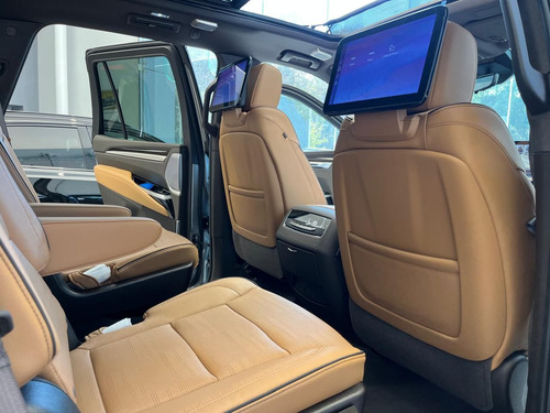 Cadillac Escalade 6.2 SUV Premium Luxury At