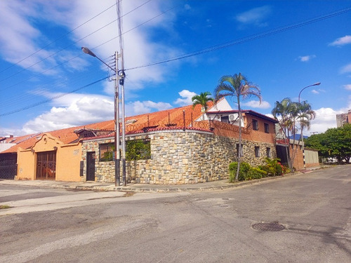 Se Vende Casa En Naguanagua. Urb Quintas Del Norte,  Y.l.