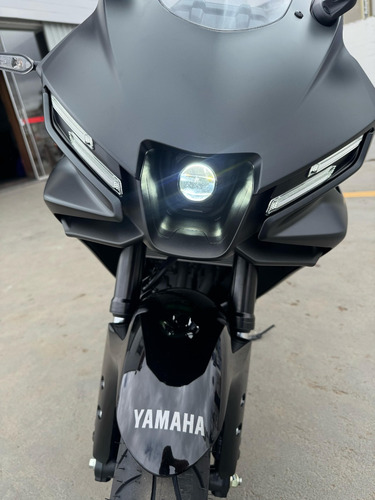 Nova R3 Connected 25/26 + Emplacamento!