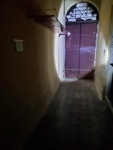 Imagen 8 de 8 de Local -local, 8 De Octubre Y Serrato, 5 Mts De Frente, 230 M2 !!