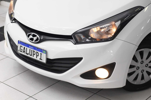 Imagem 4 de 15 de Hyundai Hb20s 2015 1.6 Comfort Plus Flex 4p