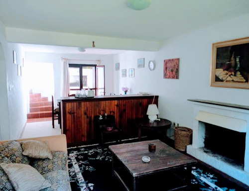Casa En Alquiler Por Temporada De 3 Dormitorios En El Tesoro