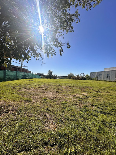 Lote A La Laguna Venta Barrio Islas El Cantón Gran Espejo De Agua