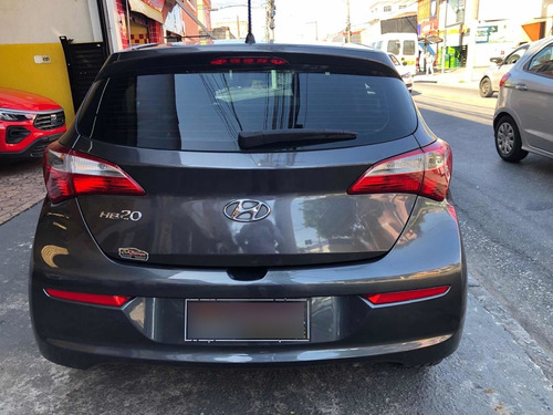 Imagem 4 de 15 de Hyundai Hb20 2018 1.0 Comfort Plus Flex 5p