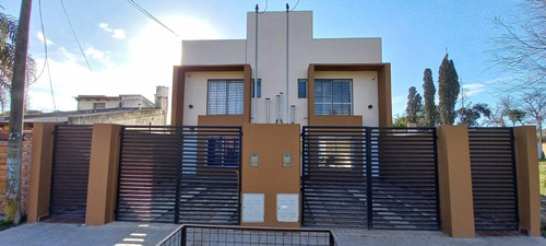 Ph En Venta - 2 Dormitorios 1 Baño - Cochera - 137mts2 - Venado Tuerto, General López, Santa Fe