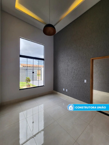 Casa Com 2 Quartos E 2 Banheiros
