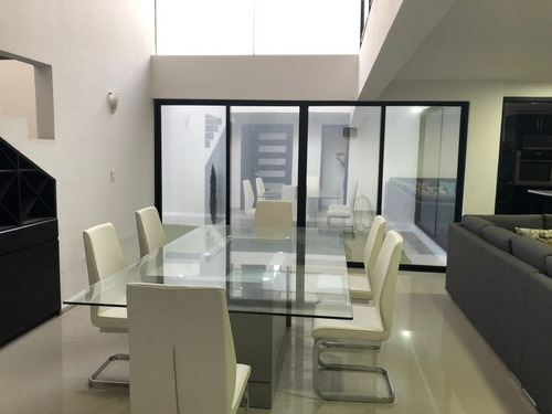 Imagen 6 de 14 de Venta,casa Grande De 6 Recamaras Y 4.5 Baños Con Jardín 40m2